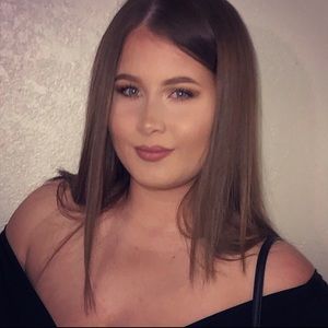 Meet your Posher, Caitlin